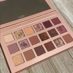 Huda Beauty New Nude Palette
